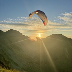 Hike & Fly Feierabendrunde in der Tiroler Zugspitz Arena